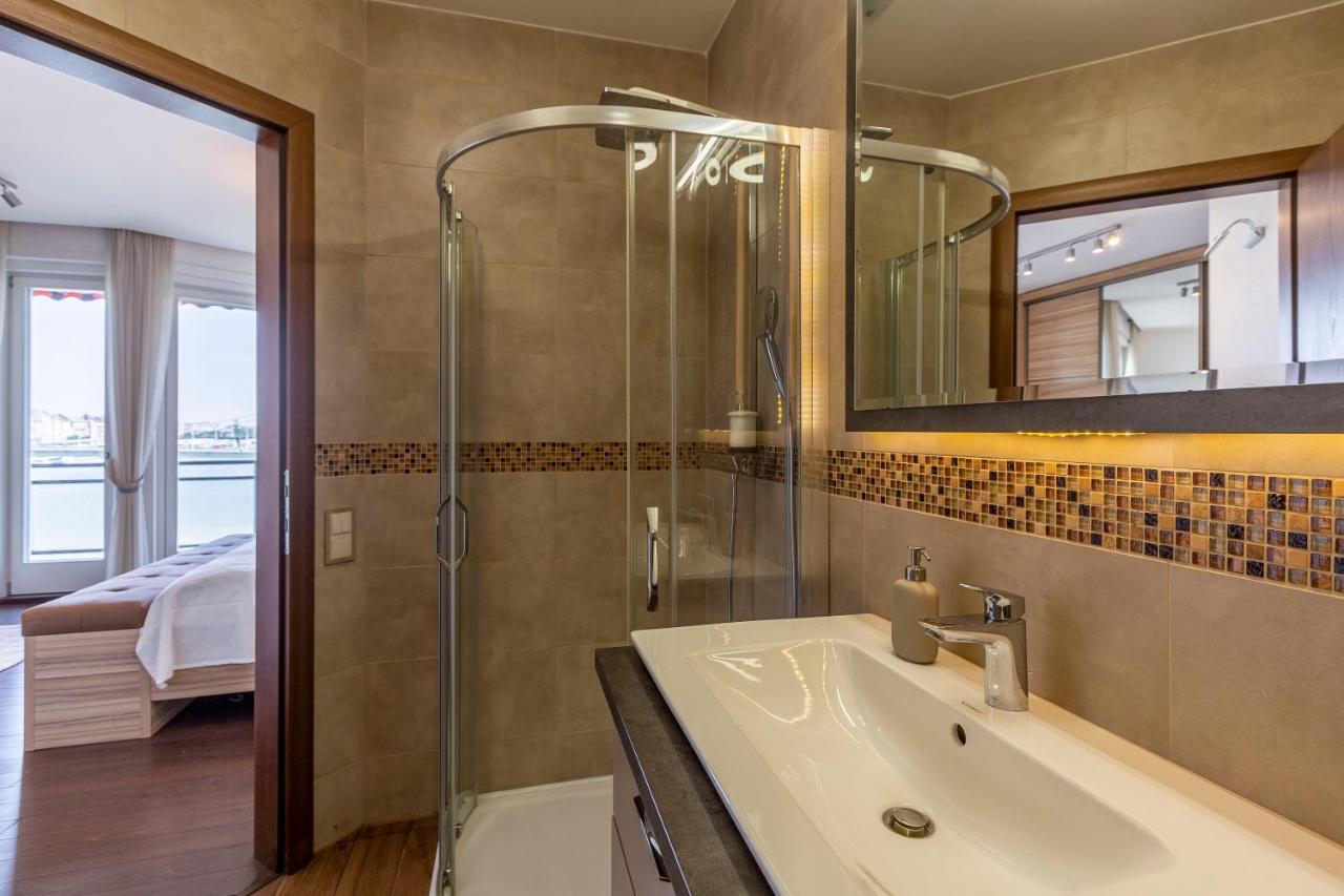 Luxury Residence With A Beautiful View For The Danube River Budapest Luaran gambar